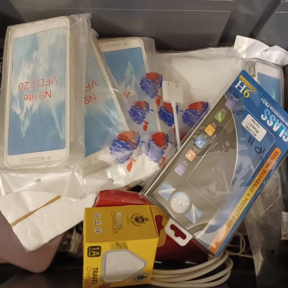 BOX OF APPROX 15 ASSORTED PHONE CASES, CABLE CHARGERS AND SCREEN PROTECTORS