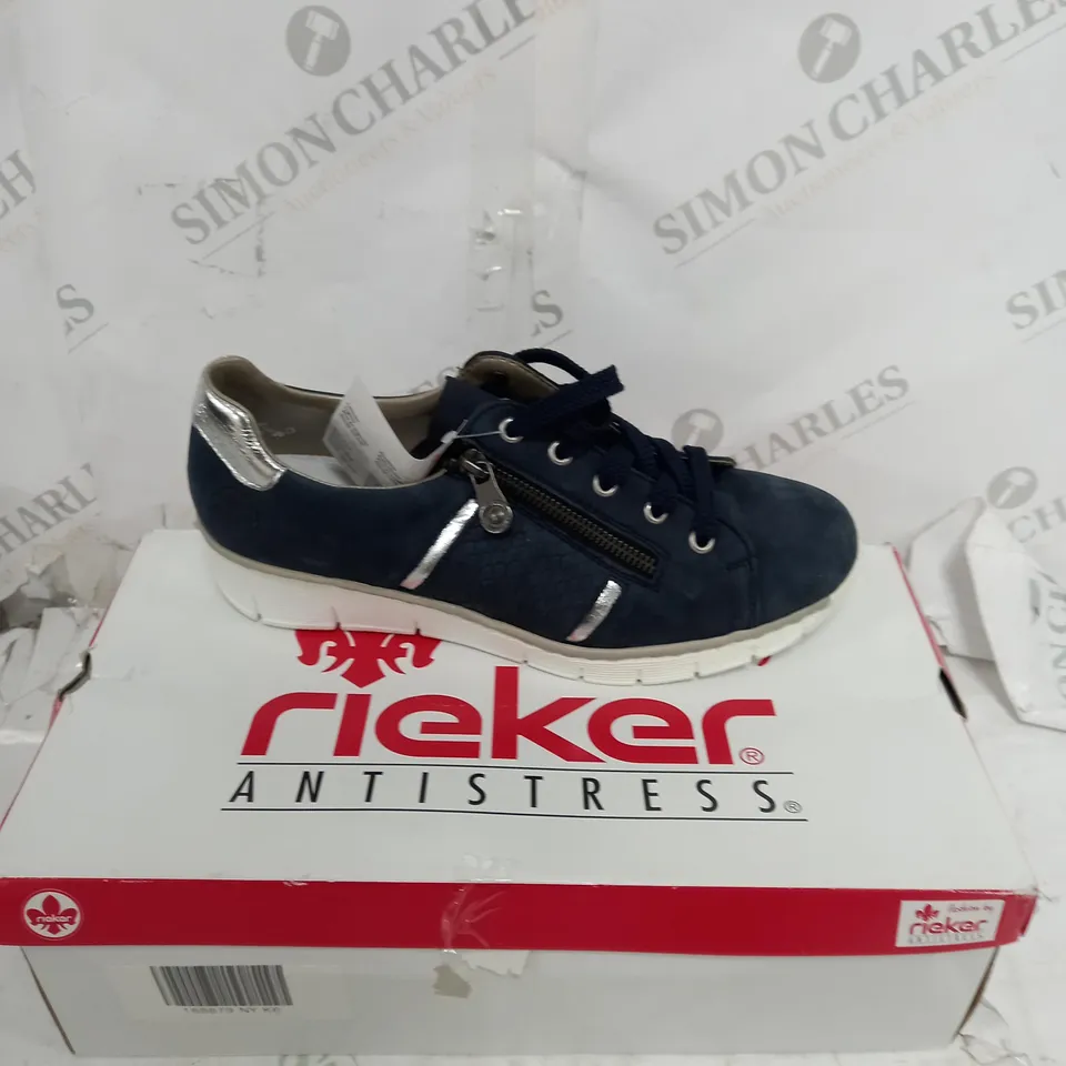 BOXED RIEKER SIZE 6 NAVY WEDGE TRAINER 