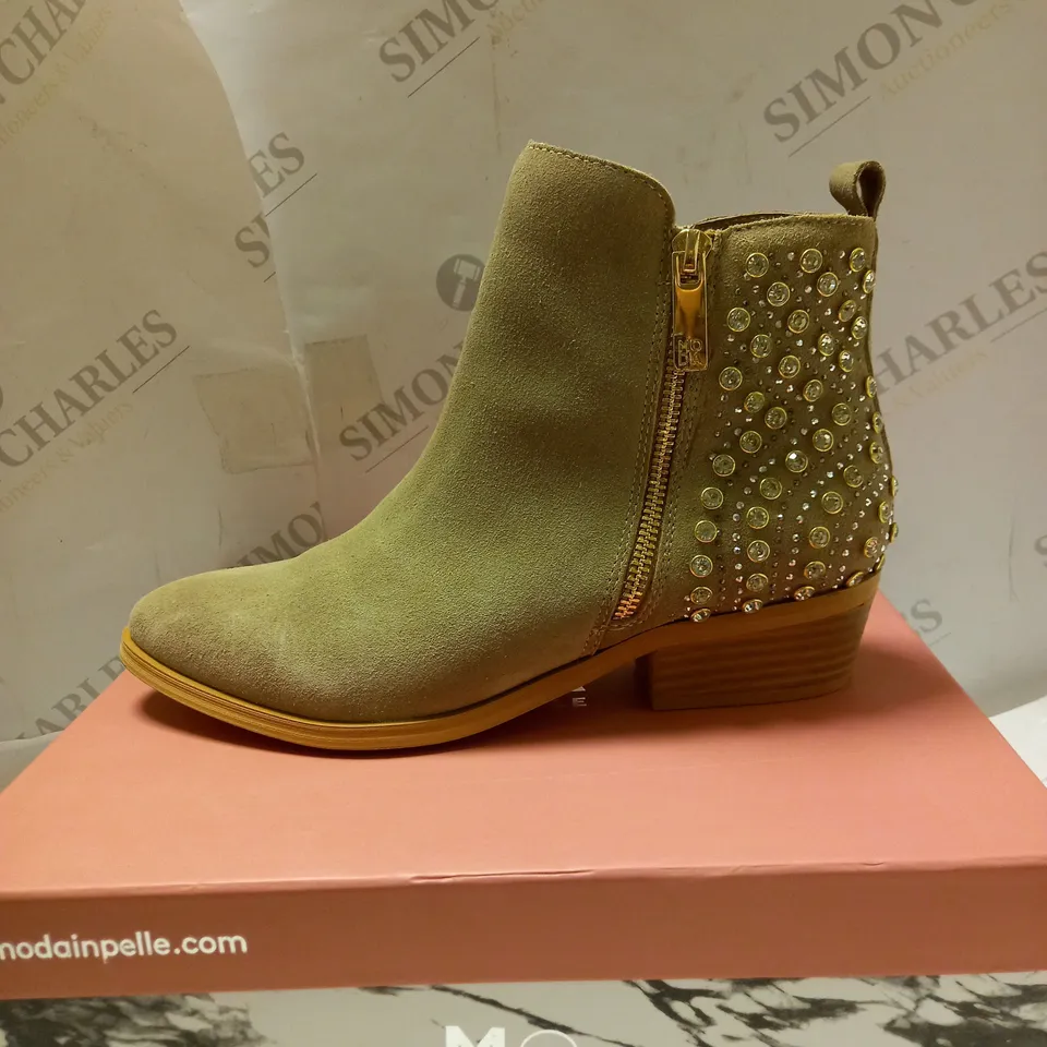 MODA IN PELLE KARINNA TAUPE SUEDE ANKLE BOOTS - SIZE 6