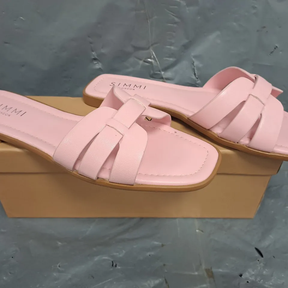 BOXED PAIR OF SIMMI LONDON OPEN TOE SANDALS IN PINK SIZE 5