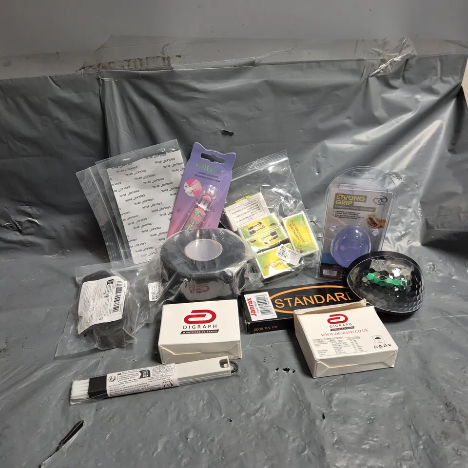 APPROXIMATELY 15 ASSORTED HOUSEHOLD ITEMS TO INCLUDE STRONG GRIP EXERCISER, MEOW CORRECTION TAPE, SOLAR LIGHT, ETC