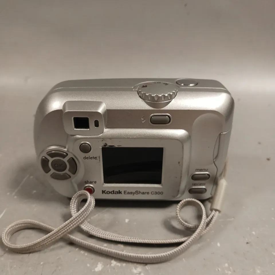 KODAK EASY-SHARE C300 DIGITAL CAMERA 
