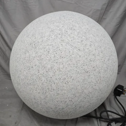 BOXED BLUMFELDT STONE LOOK GARDEN LIGHT