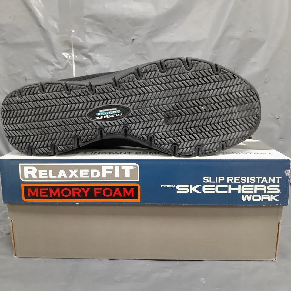BOXED PAIR OF SKECHERS WORK MEMORY FOAM IN BLACK SIZE 6