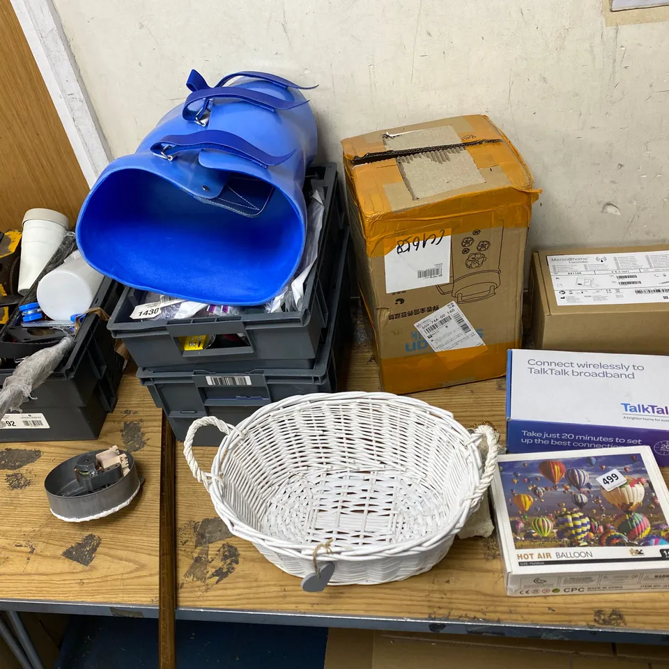CAGE OF ASSORTED ITEMS TO INCLUDE: WALKING STICK, TALKTALK WIRELESS ROUTER, WICKER BASKET, TOOMAX COMPOSTER ETC