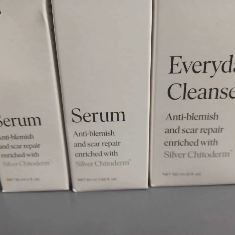 LOT OF 3 47-SKIN BEAUTY ITEMSTO INCLUDE CLEANSER AND SERUMS 