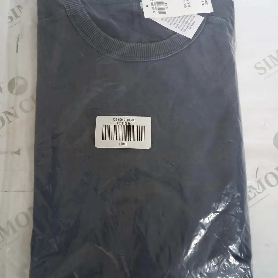 ABERCROMBIE & FITCH OVERSIZED T-SHIRT IN DARK BLUE - LARGE