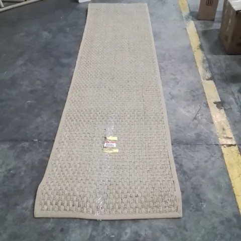 QUALITY DESIGNER AREA RUG - APPROXIMATELY 293X75