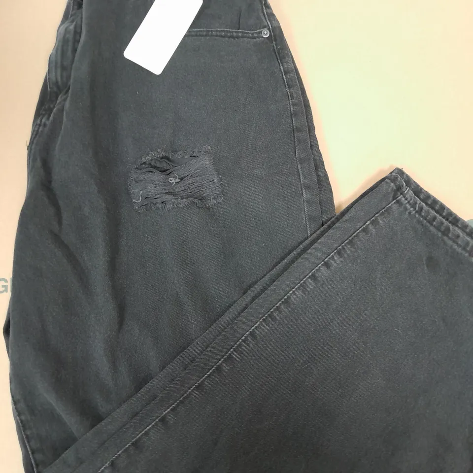 DVI BOYFRIEND CURVE JEANS WITH KNEE RIPS - UK SIZE 22