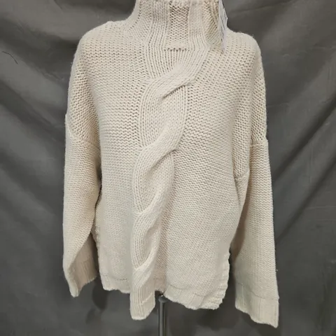 ZARA CHUNKY KNIT SWEATHER IN BEIGE SIZE L