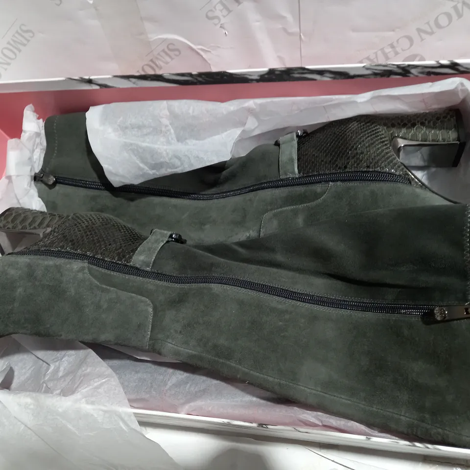 MODA IN PELLE LIZETH DARK GREY KNEE BOOTS - SIZE 5