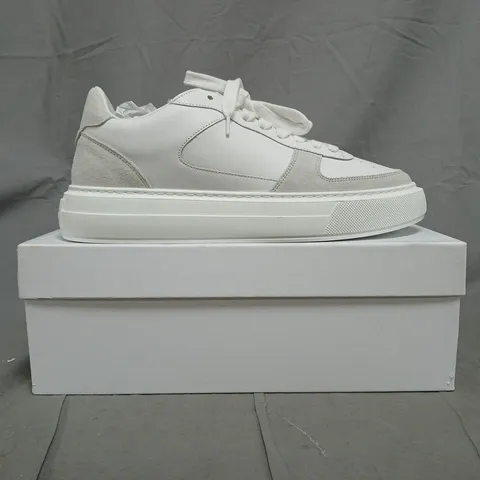 BOXED PAIR OF CLEENS COURT TRAINERS IN WHITE NAPPA SIZE UK 10.5