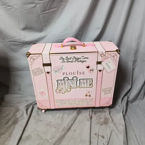 PLOUISE MINI ME PINK CARRY CASE – BOXED