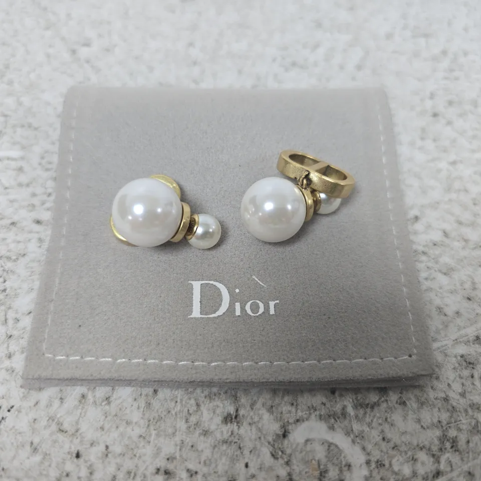 DIOR PEARL EARRINGS – GOLD-TONE WITH WHITE PEARLS
