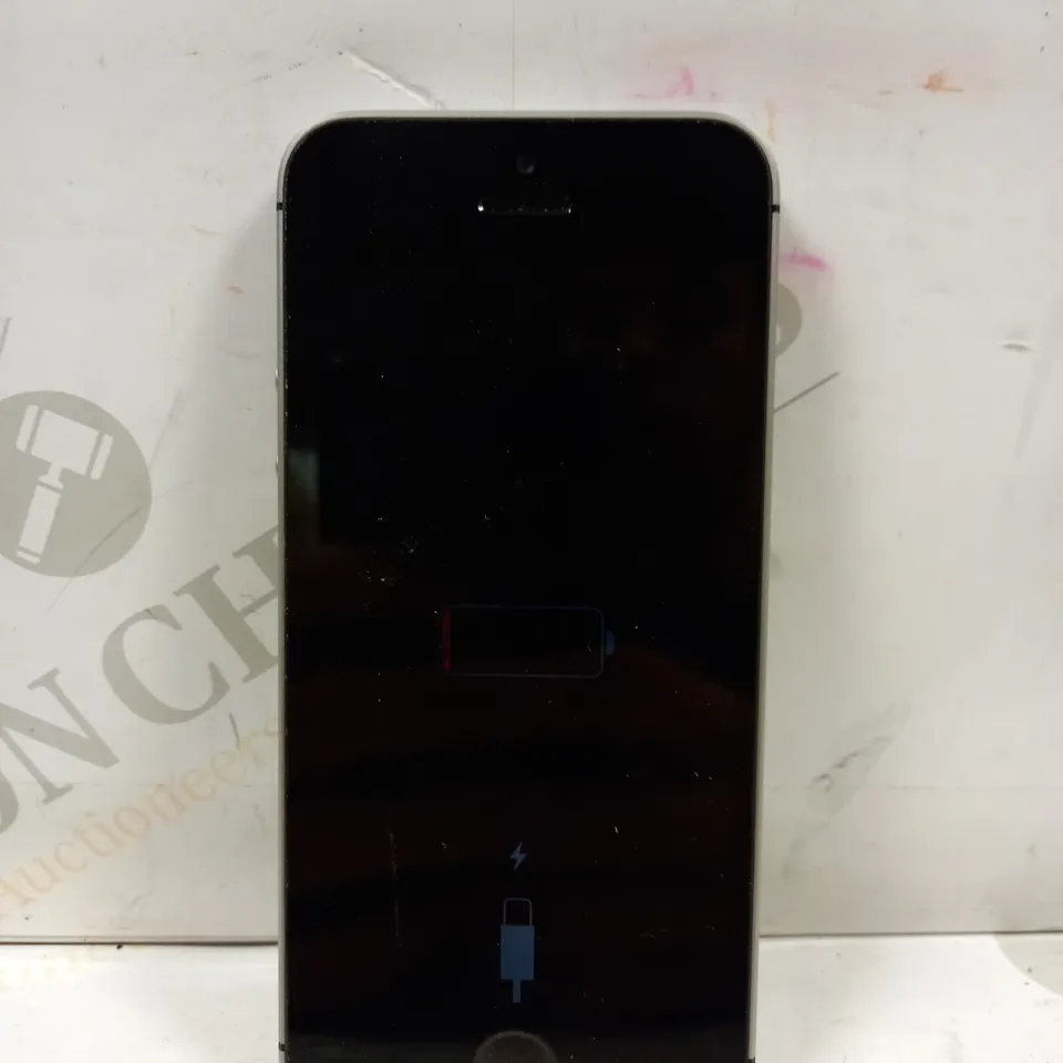 APPLE IPHONE SE SMARTPHONE 