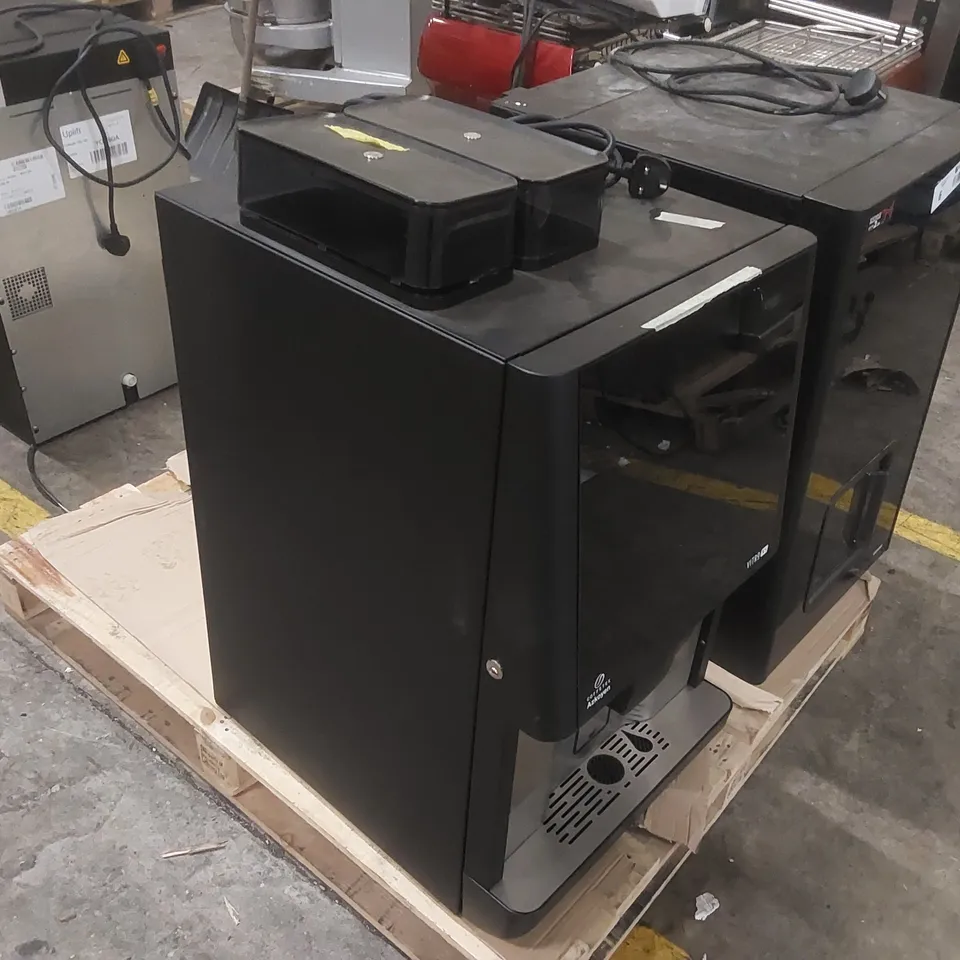 COFFETEK VITRO X5 COMMERCIAL COFFEE VENDING MACHINE