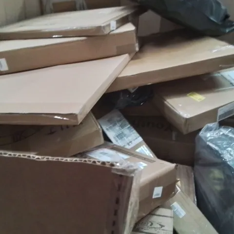 PALLET OF ASSORTED HOUSEHOLD GOODS AND PRODUCTS TO INCLUDE;CUSHION,FLOATING SHELVES,FLOATING SHELF