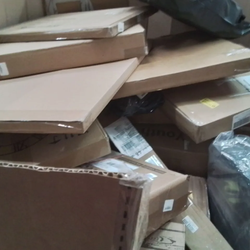 PALLET OF ASSORTED HOUSEHOLD GOODS AND PRODUCTS TO INCLUDE;CUSHION,FLOATING SHELVES,FLOATING SHELF