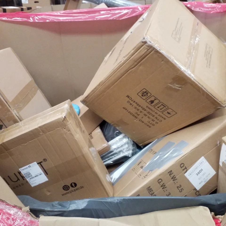 PALLET CONTAINING ASSORTED PRODUCTS INCLUDING CEILING FAN WITH LIGHT, PERCHING STOOL, GLYMNIS POP UP BEACH TENT, SKATEBOARD & MIXED FAUCET SET 