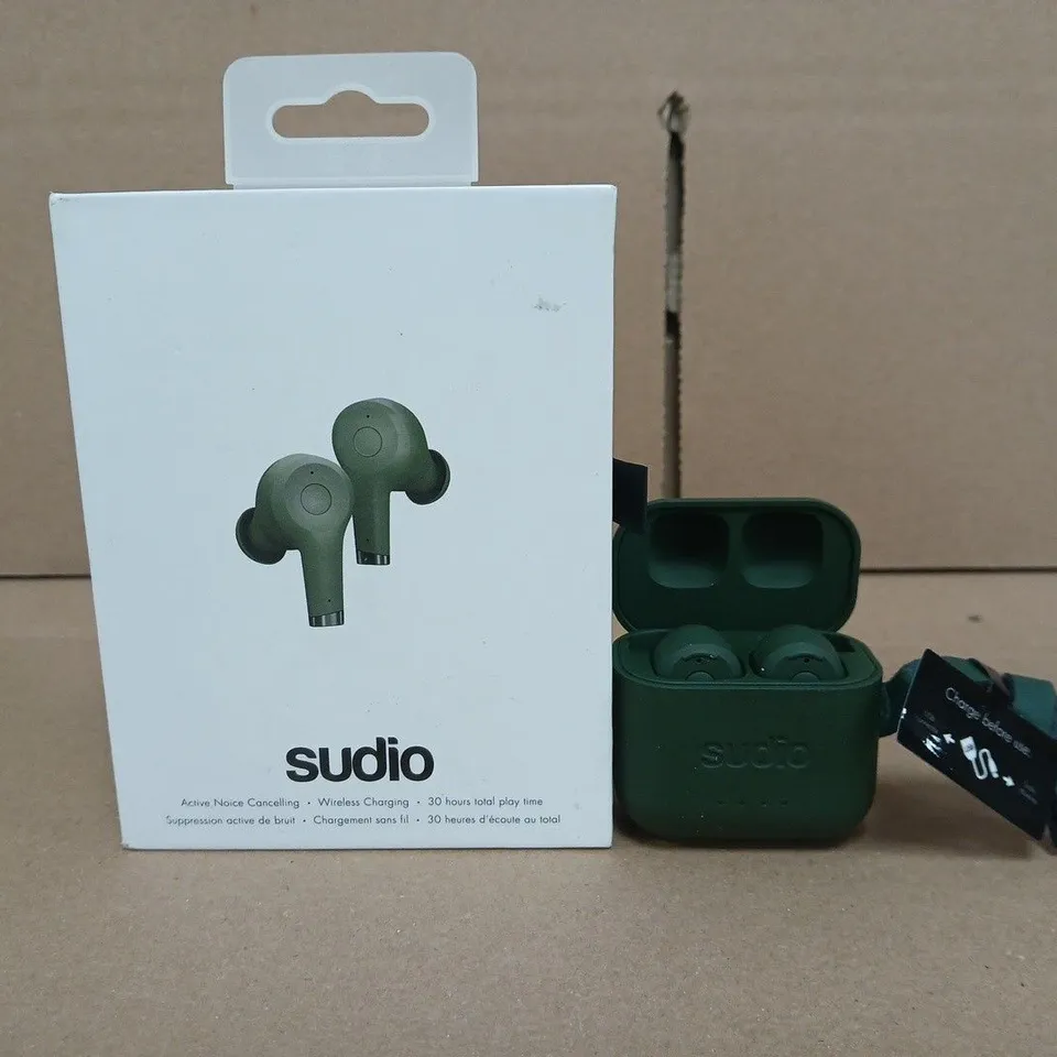 SUDIO TRUE WIRELESS EARBUDS – GREEN WITH CHARGING CASE