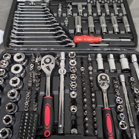 Socket Set in Carry Case – Wrenches, Sockets & Bit Driver Kit