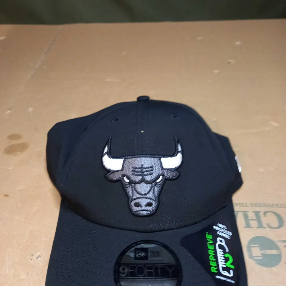 CHICAGO BULLS LOGO BASEBALL CAP