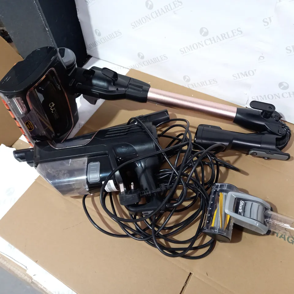 SHARK CORDED STICK VACUUM HZ500UKT