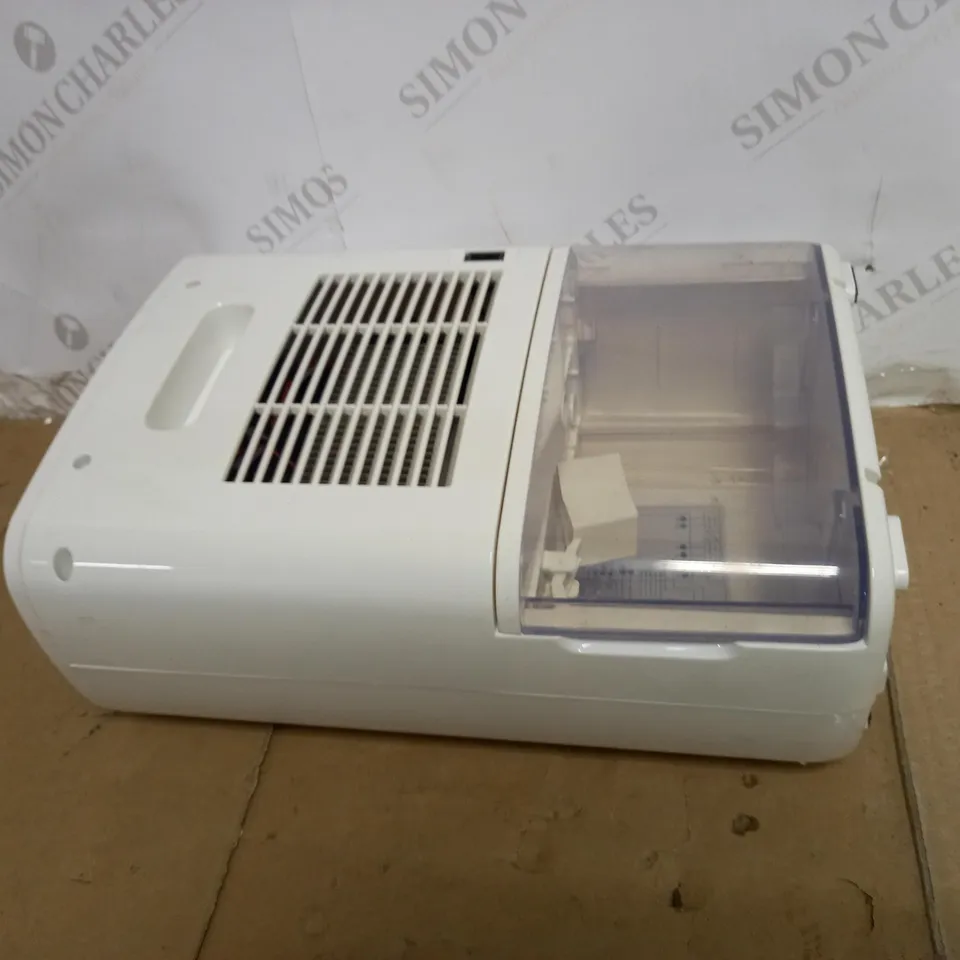 BLACK AND DECKER 2-LITRE DEHUMIDIFIER WITH AIR PURIFIER