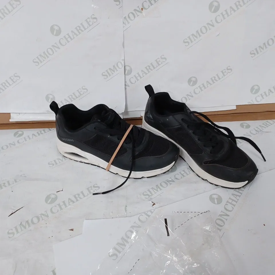 SKETCHER LA MEN BLACK TRAINER UK 8