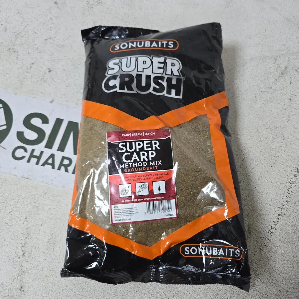 BOX OF APPROXIMATELY 15 ASSORTED ITEMS TO INCLUDE: SUPER CRUSH BAIT 