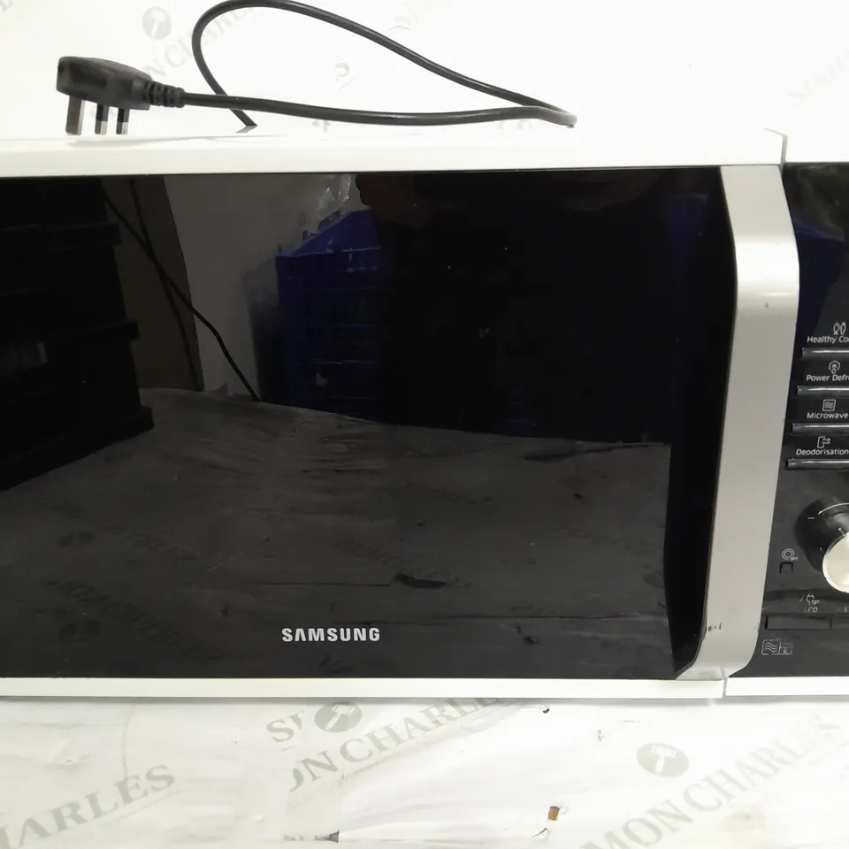 BOXED SAMSUNG MICROWAVE OVEN 