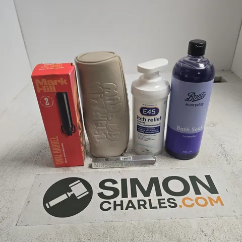 APPROXIMATELY 15 ASSORTED HEALTH & BEAUTY PRODUCTS TO INCLUDE BOOTS BATH SOAK, E45 ITCH RELIEF CREAM, MADE MITCHELL BAG, ETC - COLLECTION ONLY