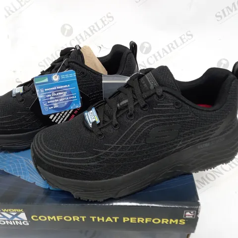 BOXED SKECHERS CUSHION ELITE TRAINERS, BLACK - SIZE 4