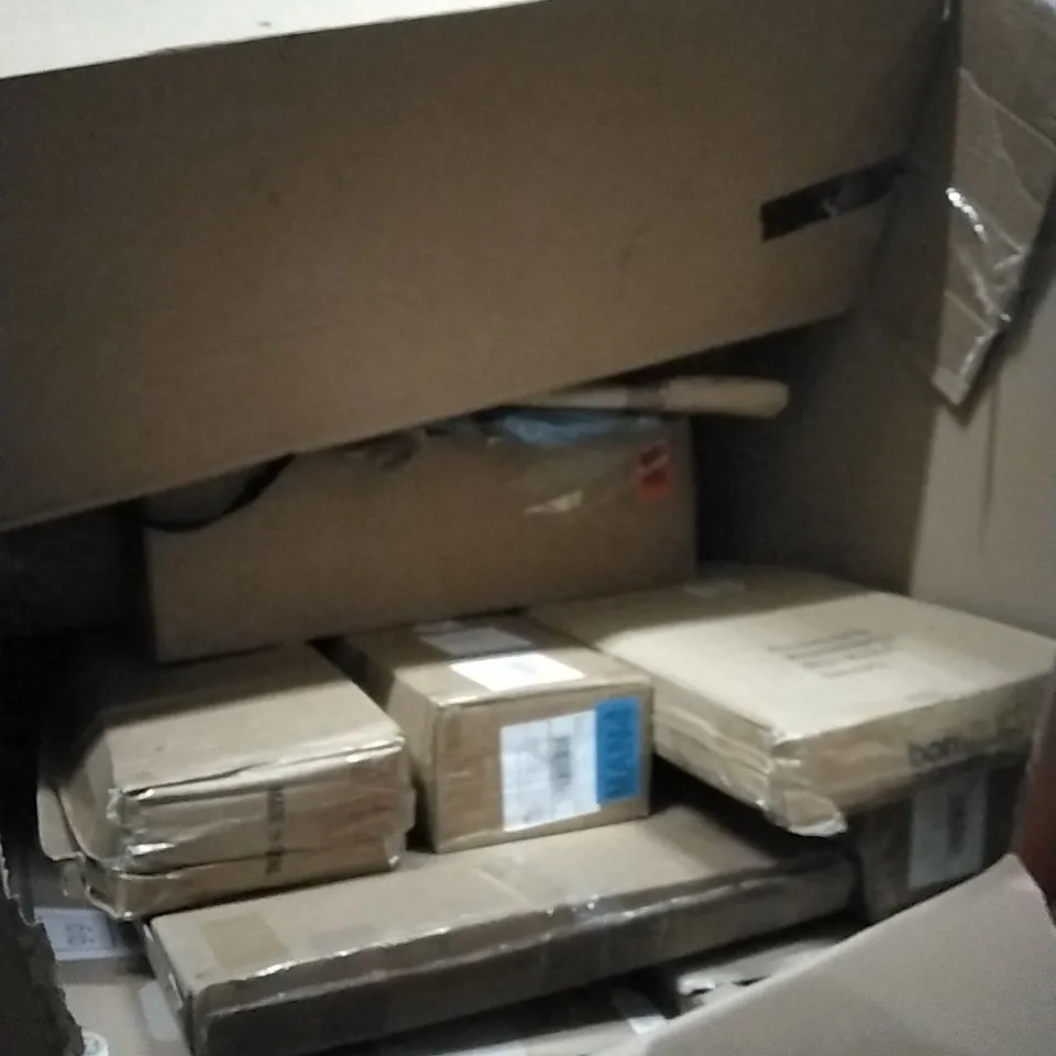 PALLET OF HOUSEHOLD ITEMS TO INCLUDE CARPET AND UPHOLSTERY CLEANING MACHINE, PICTURE FRAME, CLOTHES AIRER, COFFEE MAKER AND OTHER ASSORTED ITEMS...