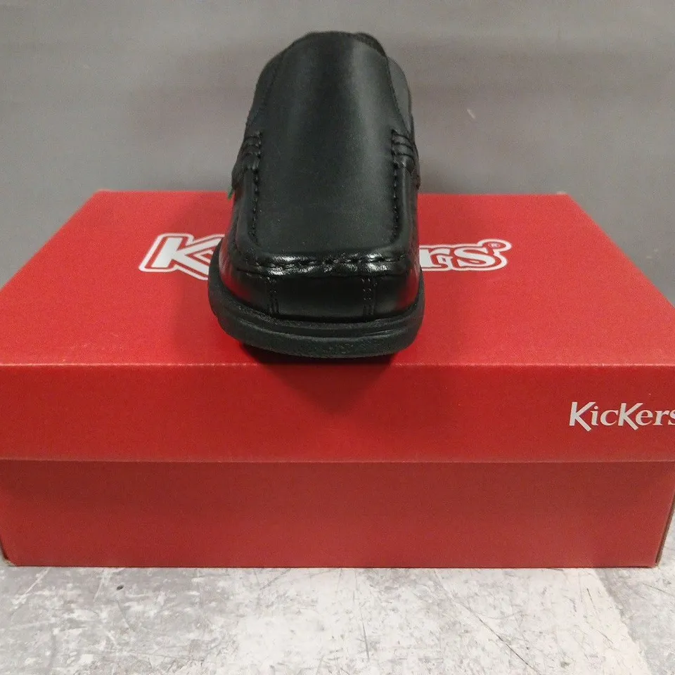 BOXED PAIR OF KICKERS SLIP-ON SHOES IN BLACK SIZE EU 32