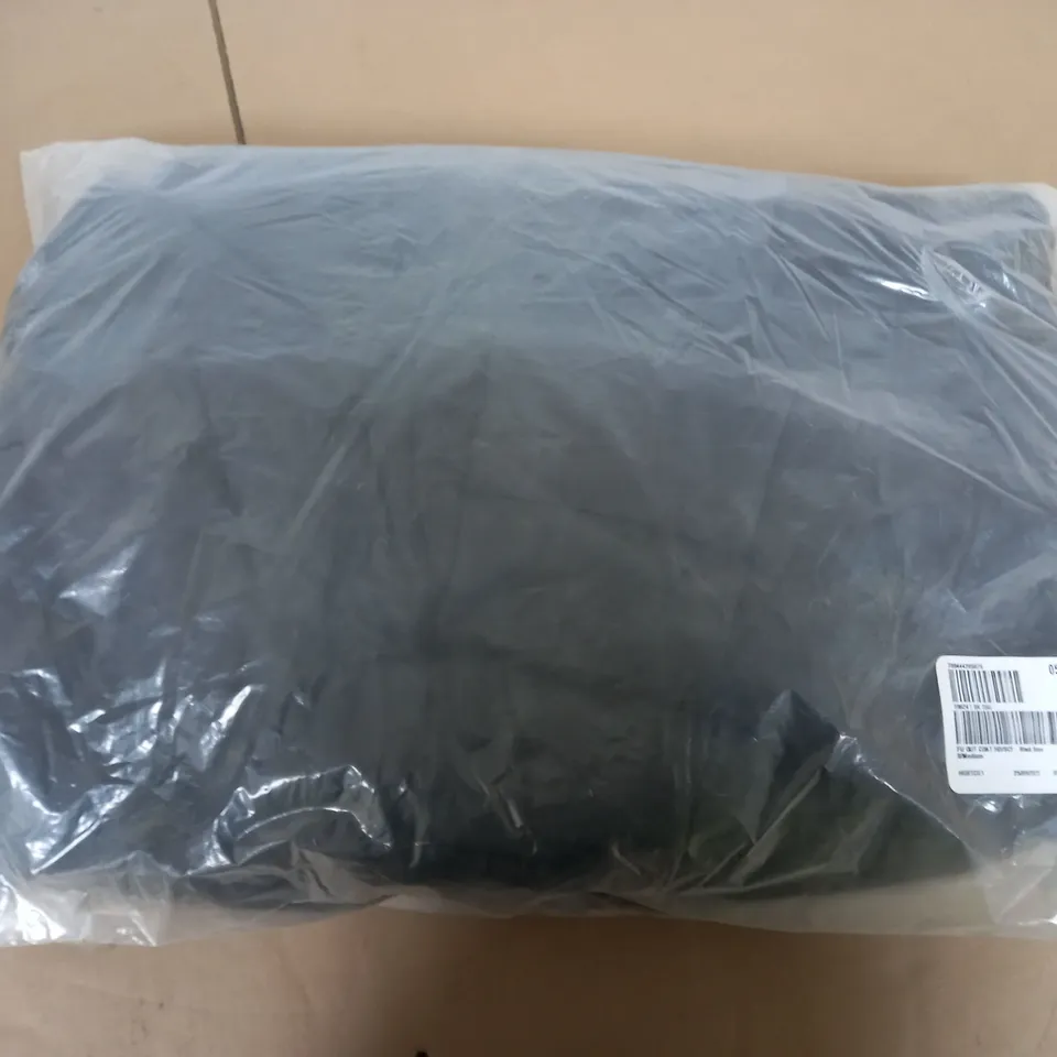 BLACK QUILTED COAT IN BLACK SIZE SMALL 