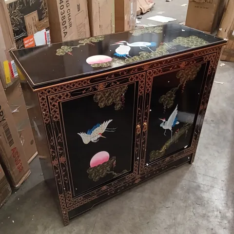 CABINET WITH CRANE ARTISTRY - BLACK/GOLD 