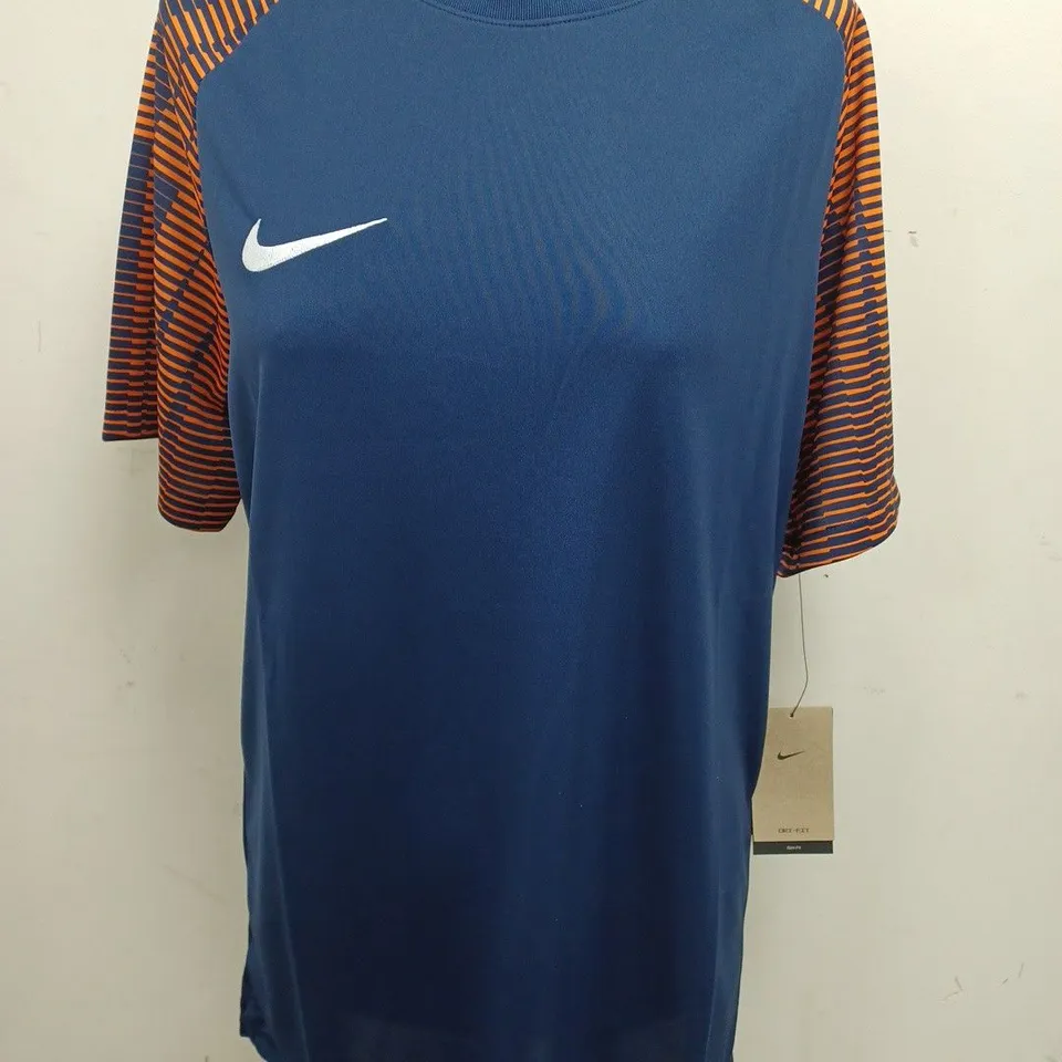 NIKE DRI-FIT SLIM FIT BLUE T-SHIRT - L
