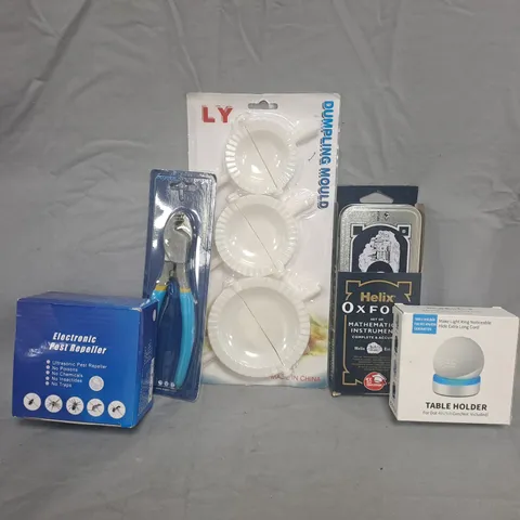 APPROXIMATELY 10 ASSORTED HOUSEHOLD ITEMS TO INCLUDE DUMPLING MOULD, CABLE WIRE CUTTER, ETC