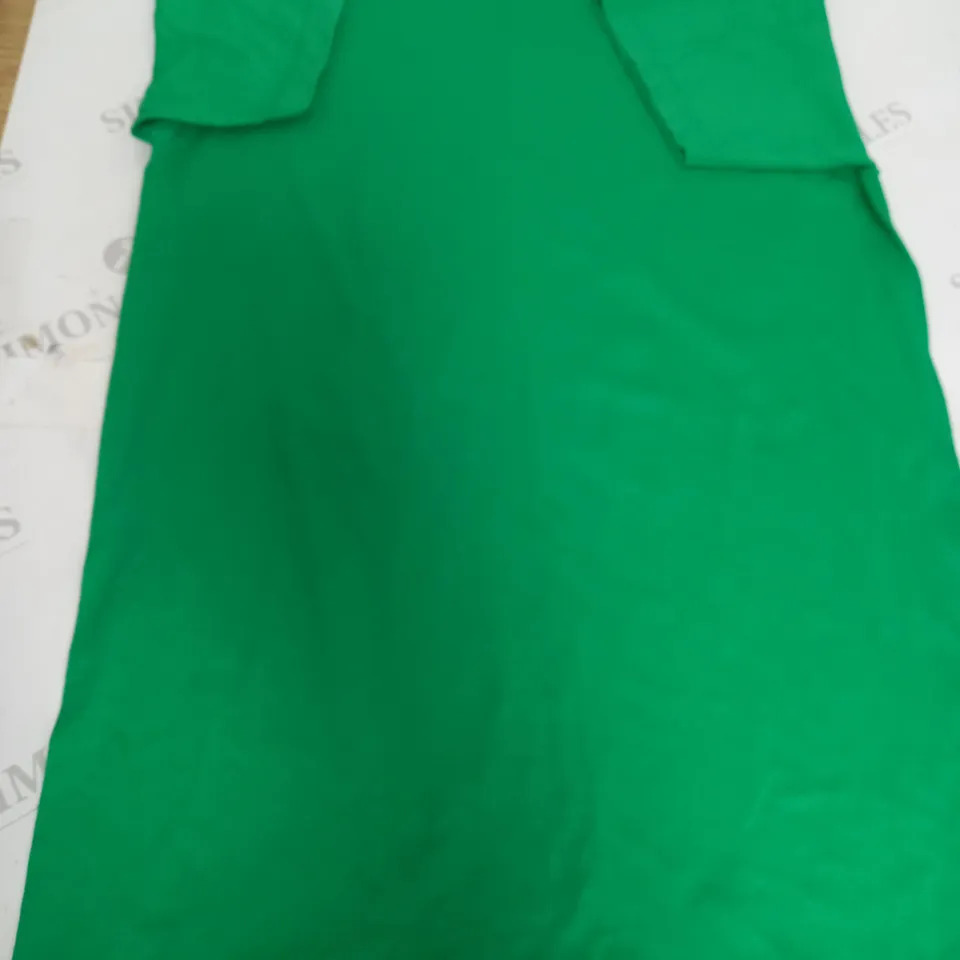 FRUIT OF THE LOOM GREEN TEE SIZE S 