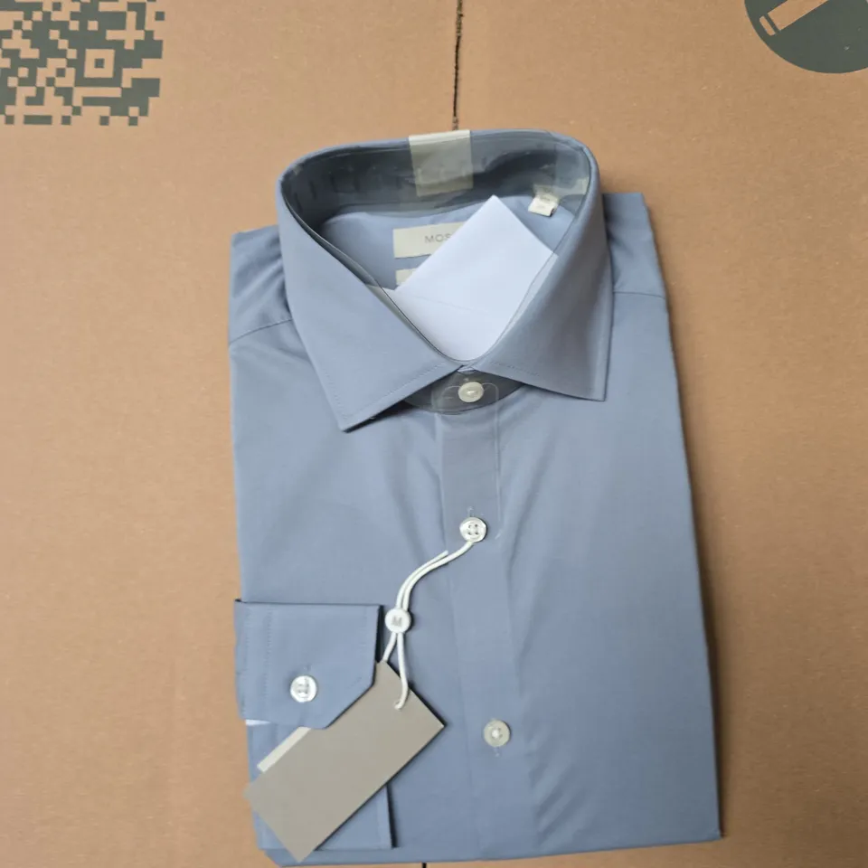 BOX OF APPROXIMATELY 20 ASSORTED CLOTHING ITEMS TO INCLUDE: STRONGMAN SHIRT AND GREY SHIRT