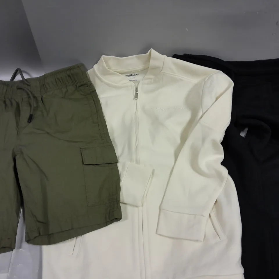 APPROXIMATELY 20 ASSORTED CHILDRENS CLOTHING PRODUCTS IN AGES RANGING FROM 5-10YRS