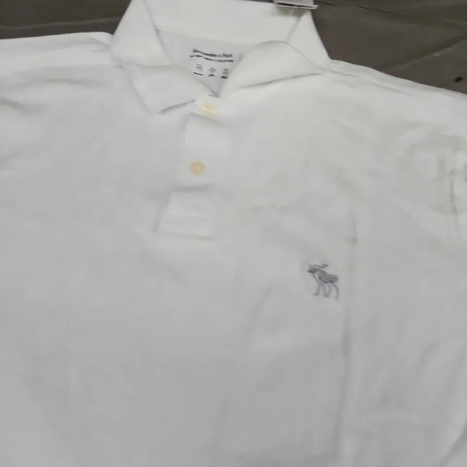 ABERCROMBIE AND FITCH LOGO POLO SHIRT IN WHITE - SIZE XL