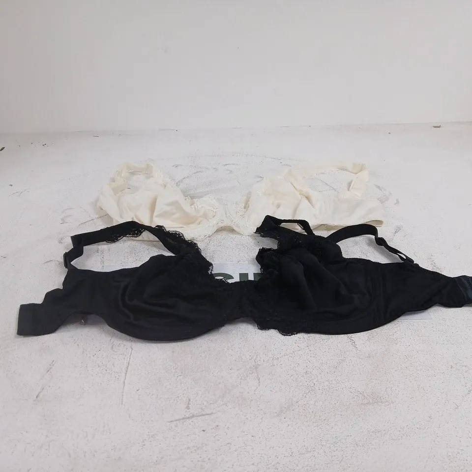 2 BON PRIX BRAS BLACK + WHITE SIZE 32HH