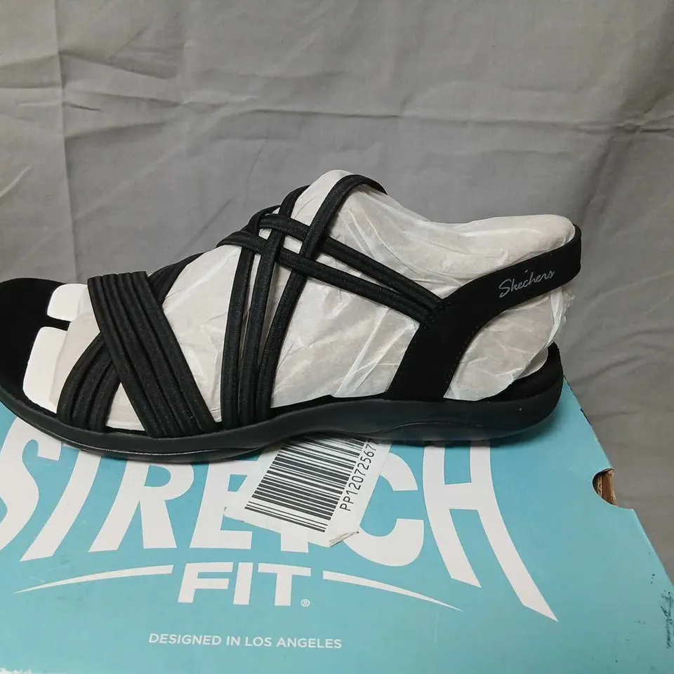SKECHERS STRETCH FIT WOMEN'S SANDALS - BLACK & WHITE STRAPPY, UK 6 (EU 39, US 9)