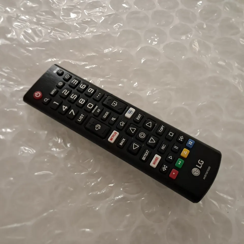 LG 32" LED SMART TV- 32LV550T