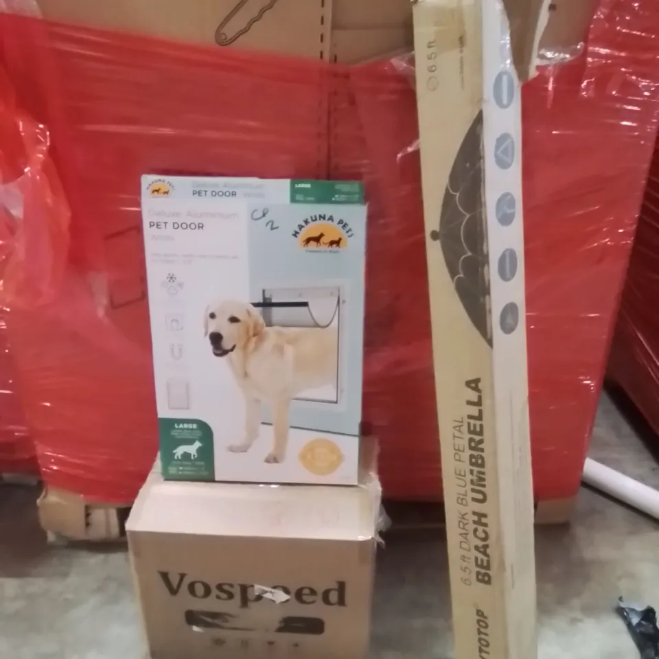 PALLET OF ASSORTED HOUSEHOLD GOODS AND PRODUCTS TO INCLUDE;BEACH UMBRELLA,PET DOOR,STAND MIXER