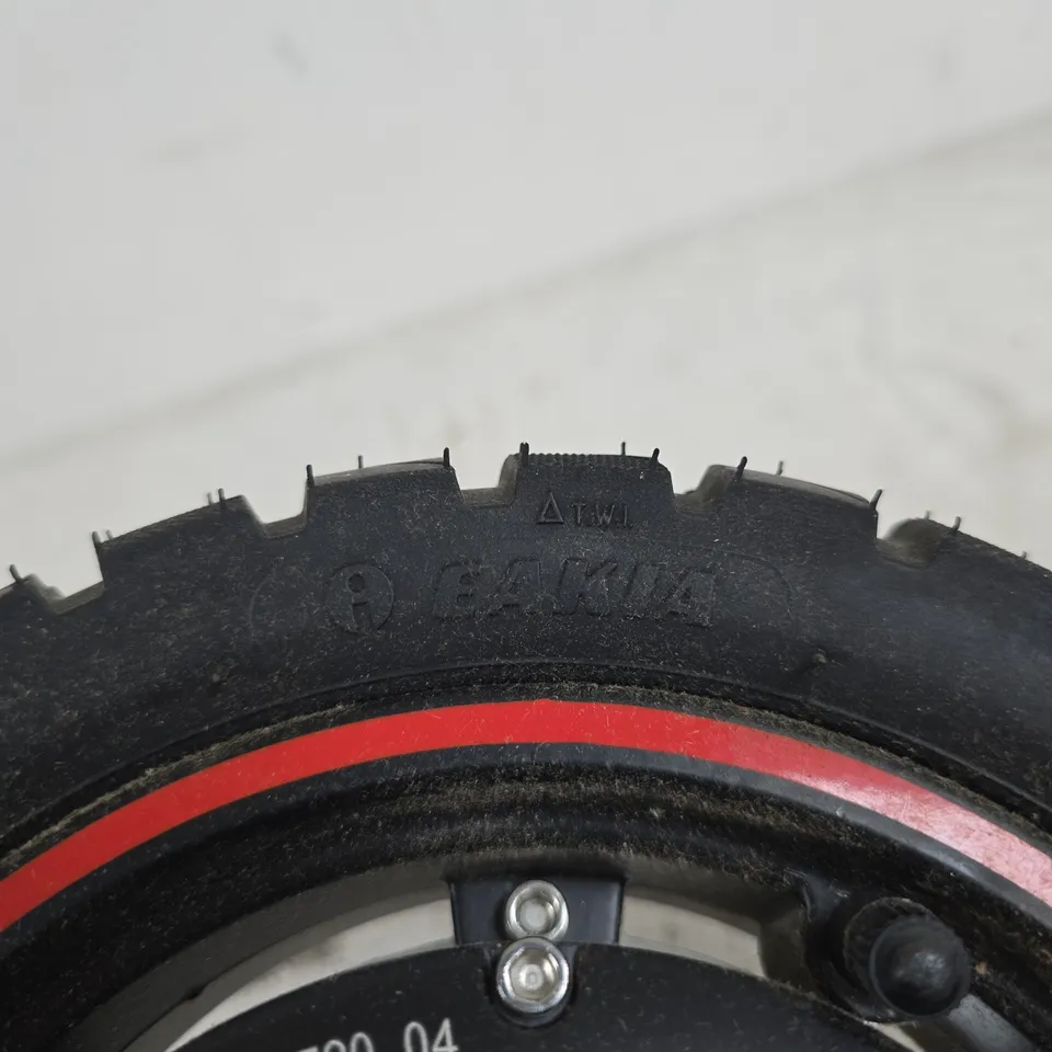 EAKIA Electric wheel hub motor with knobby tyre and wiring harness