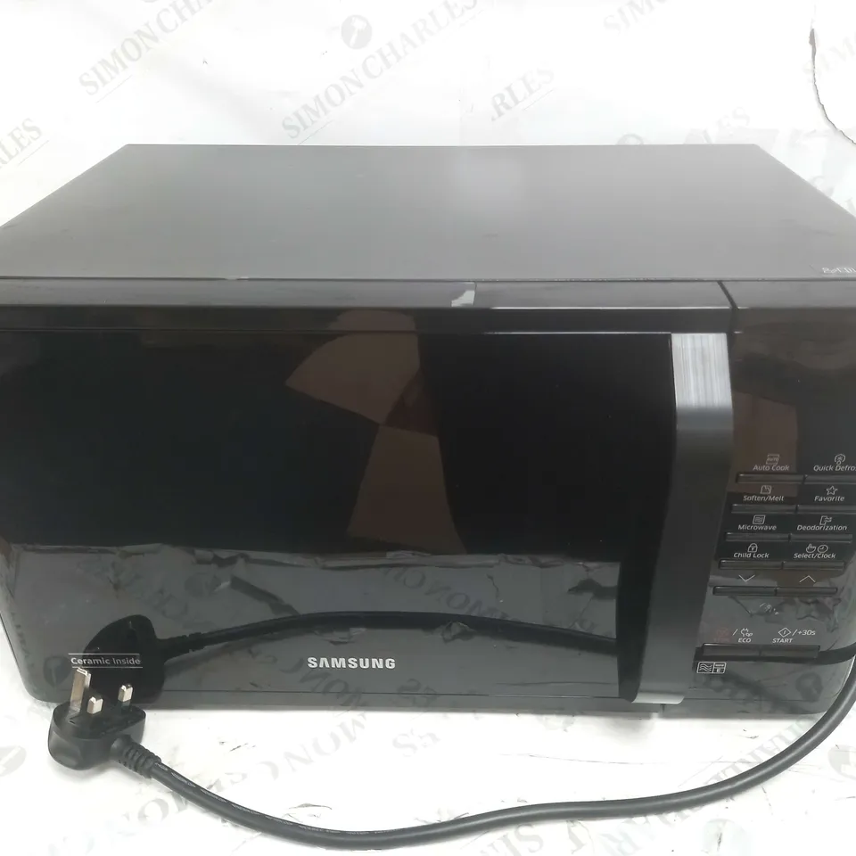 BOXED SAMSUNG MICROWAVE OVEN IN BLACK