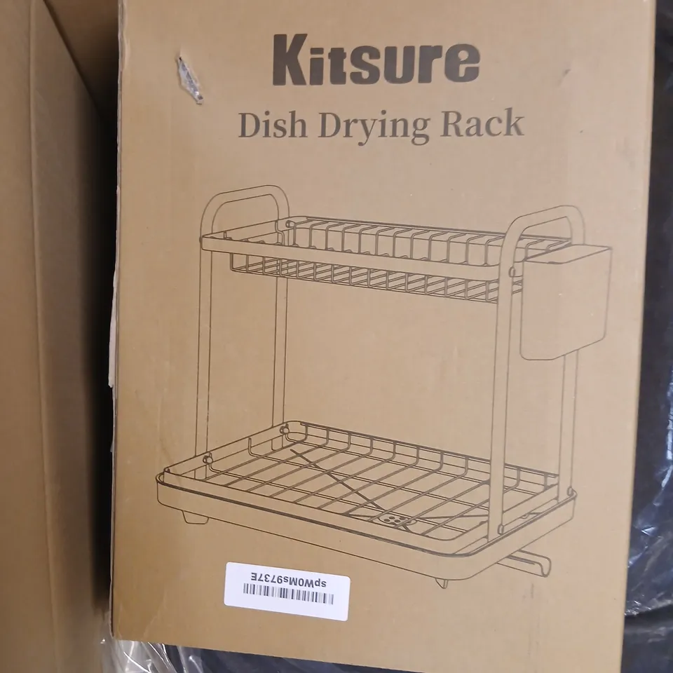 CAGE OF ASSORTED PRODUCTS TO INCLUDE; DUMBBELL, LED LAMP AND KITSURE DISH DRYING RACK – BOXED KITCHEN RACK  WITH ASSORTED ITEMS